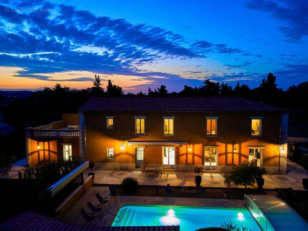 Maison à VILLENEUVE-LES-AVIGNON