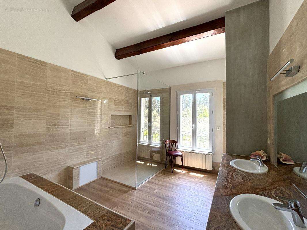 Maison à VILLENEUVE-LES-AVIGNON