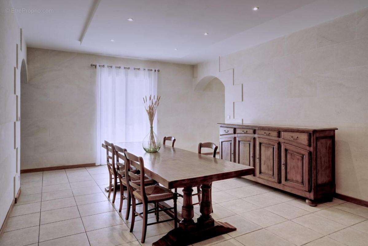 Maison à VILLENEUVE-LES-AVIGNON