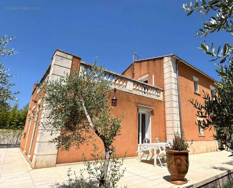 Maison à VILLENEUVE-LES-AVIGNON