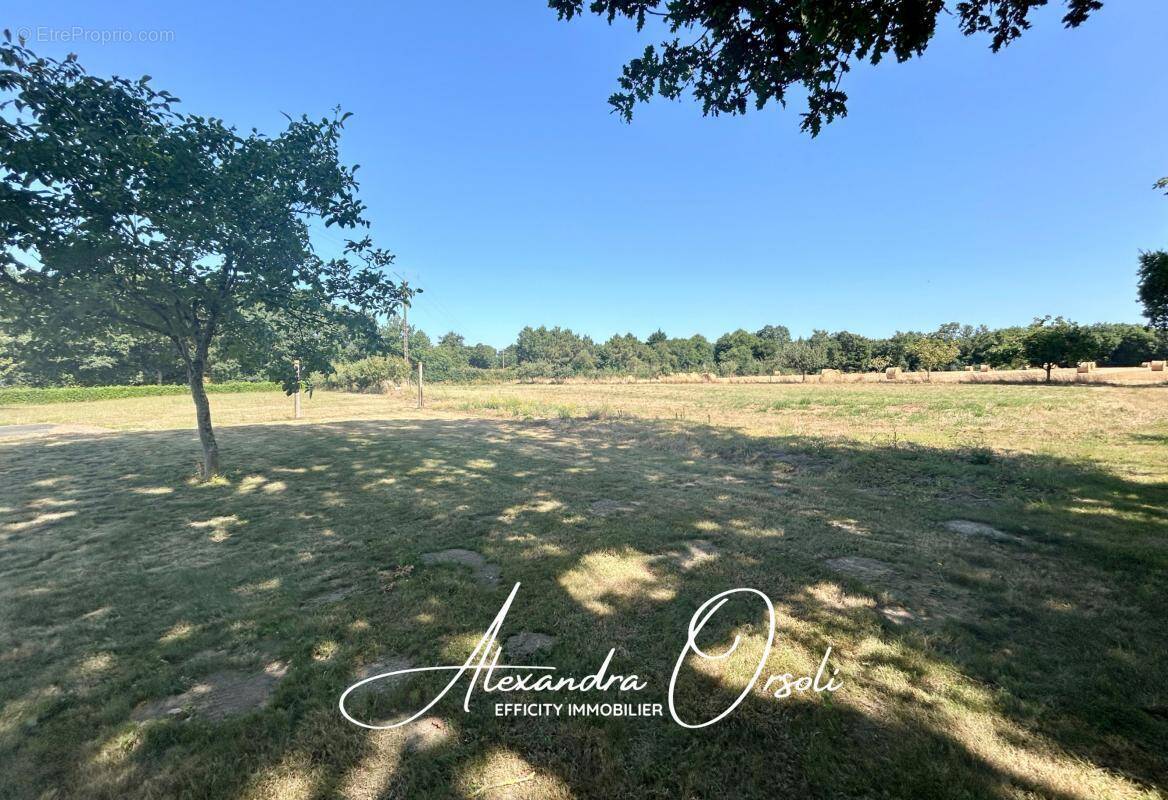 Maison à BEAULIEU-SOUS-LA-ROCHE