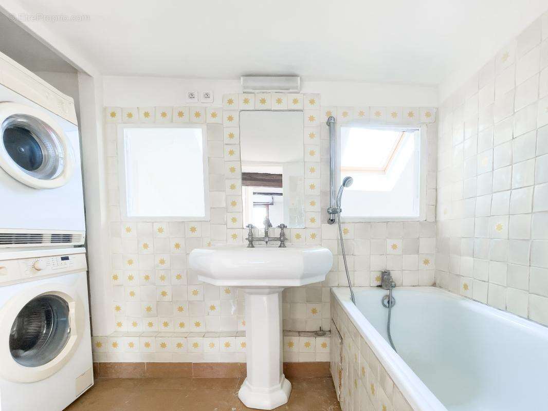 Appartement à PARIS-3E