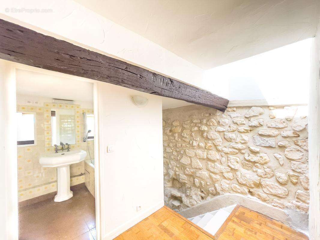 Appartement à PARIS-3E