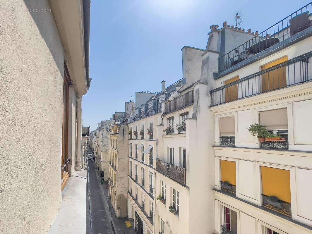 Appartement à PARIS-3E