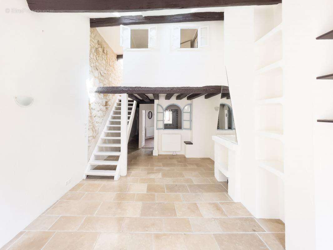 Appartement à PARIS-3E