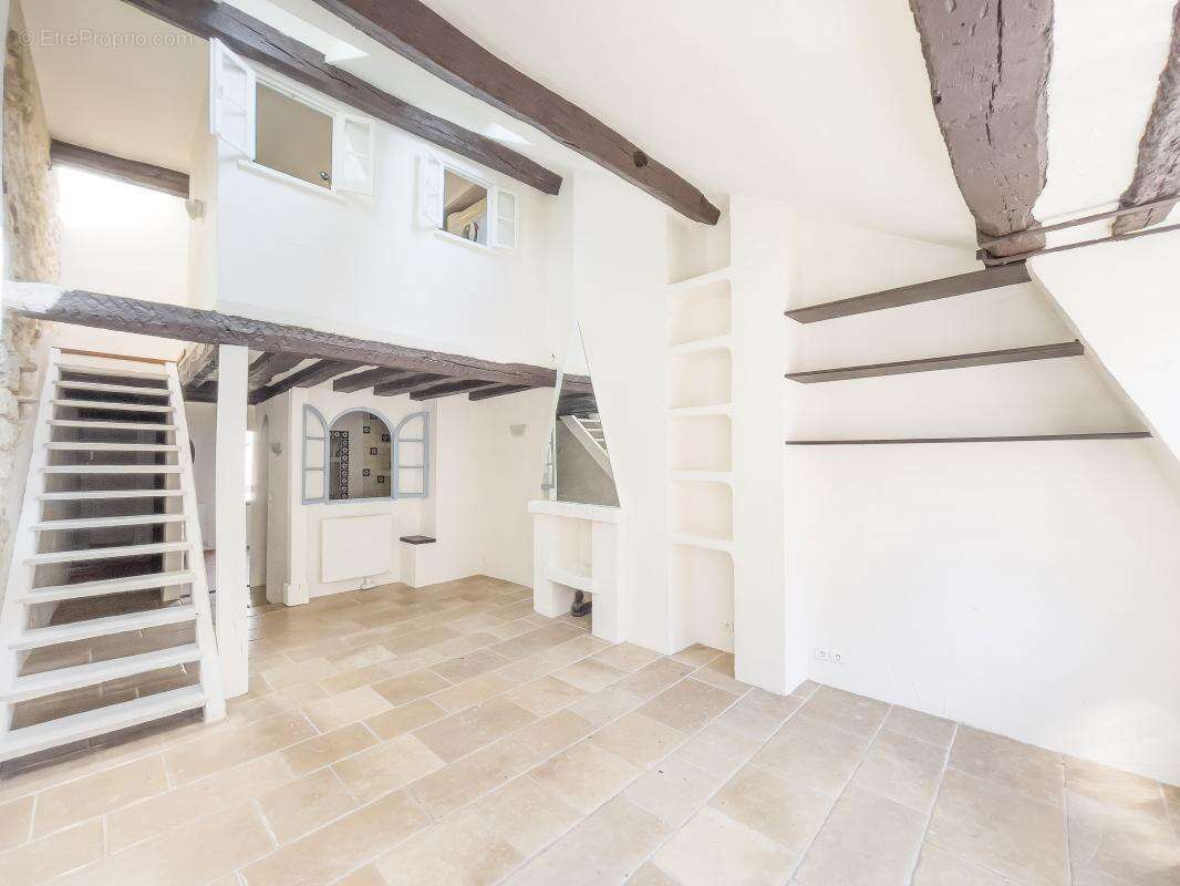 Appartement à PARIS-3E