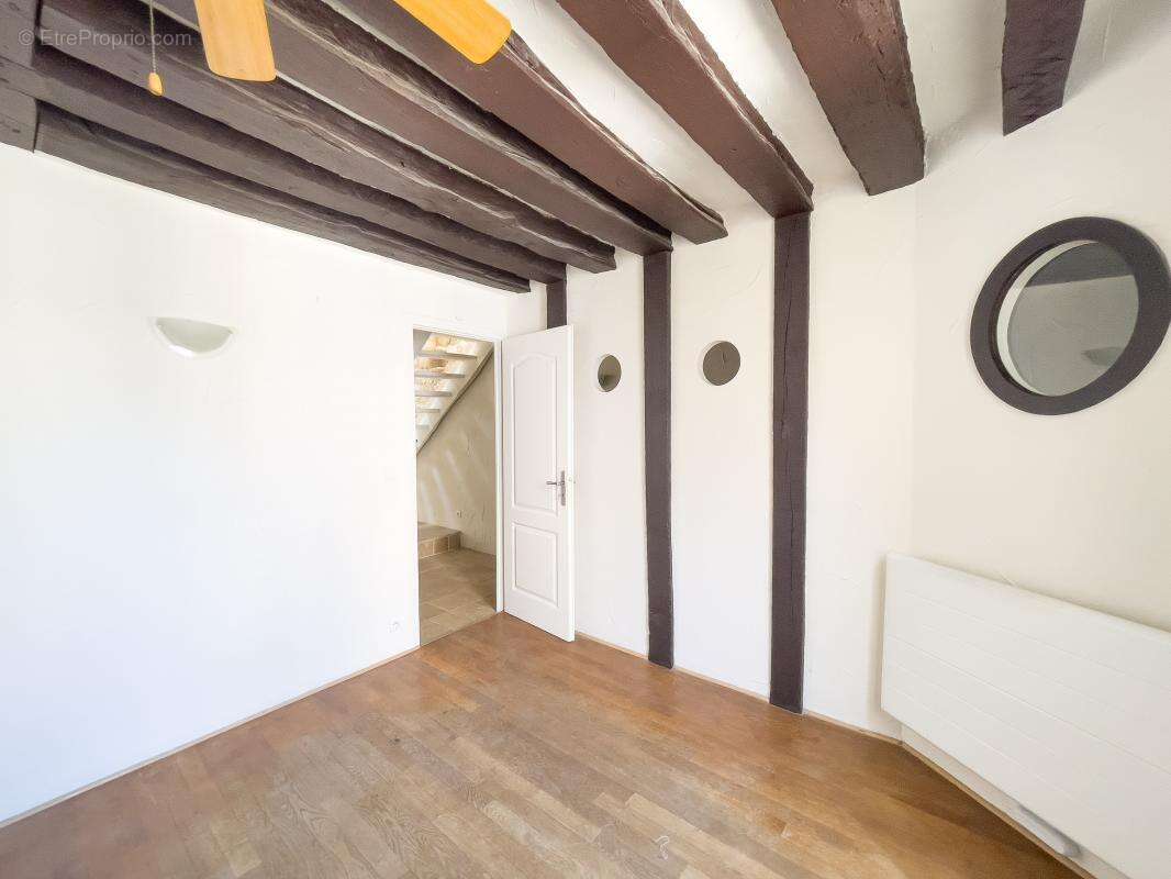 Appartement à PARIS-3E