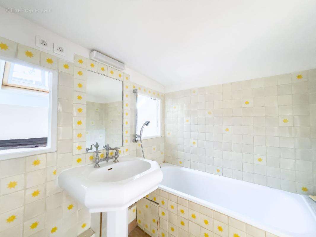 Appartement à PARIS-3E