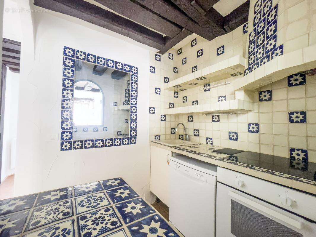 Appartement à PARIS-3E