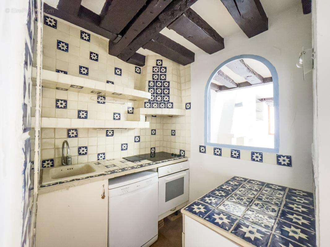 Appartement à PARIS-3E