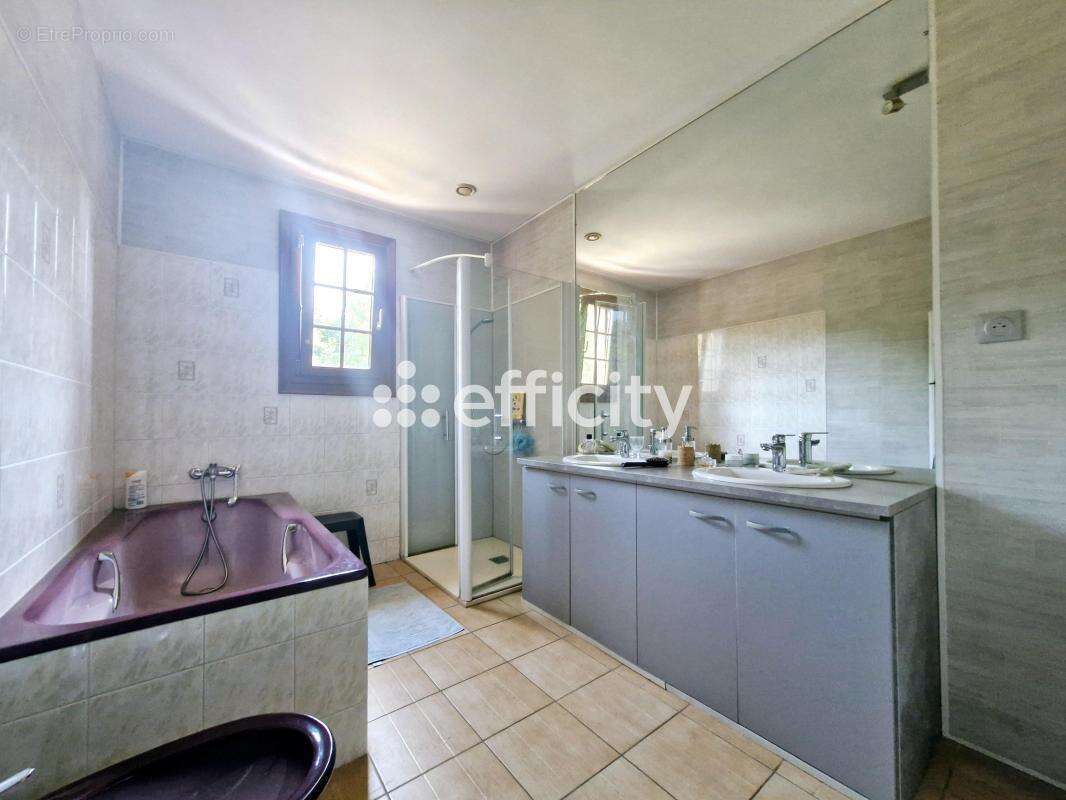 Maison à SAINTE-FLAIVE-DES-LOUPS