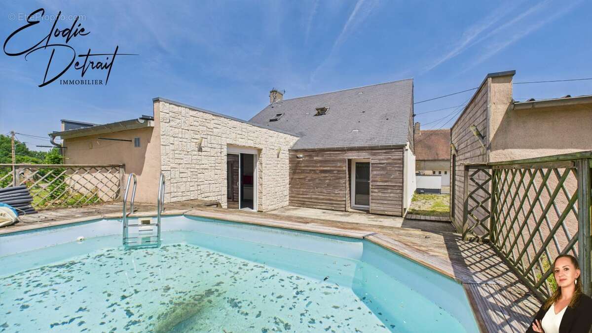 Maison à SAINTE-SABINE-SUR-LONGEVE