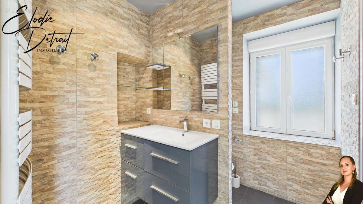 Maison à SAINTE-SABINE-SUR-LONGEVE