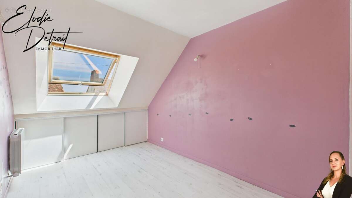 Maison à SAINTE-SABINE-SUR-LONGEVE