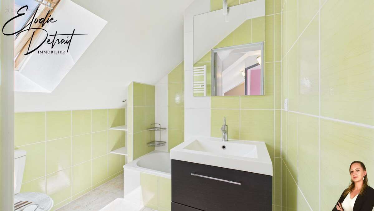 Maison à SAINTE-SABINE-SUR-LONGEVE