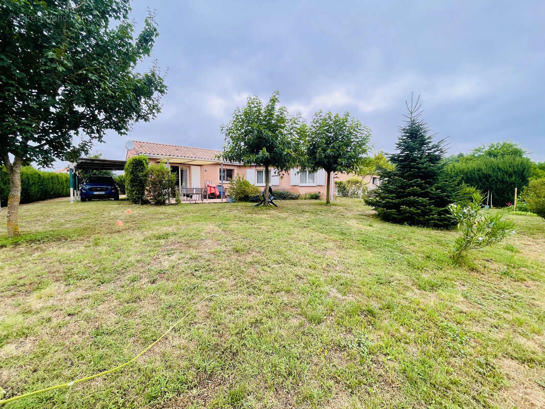 Maison à CHAMADELLE