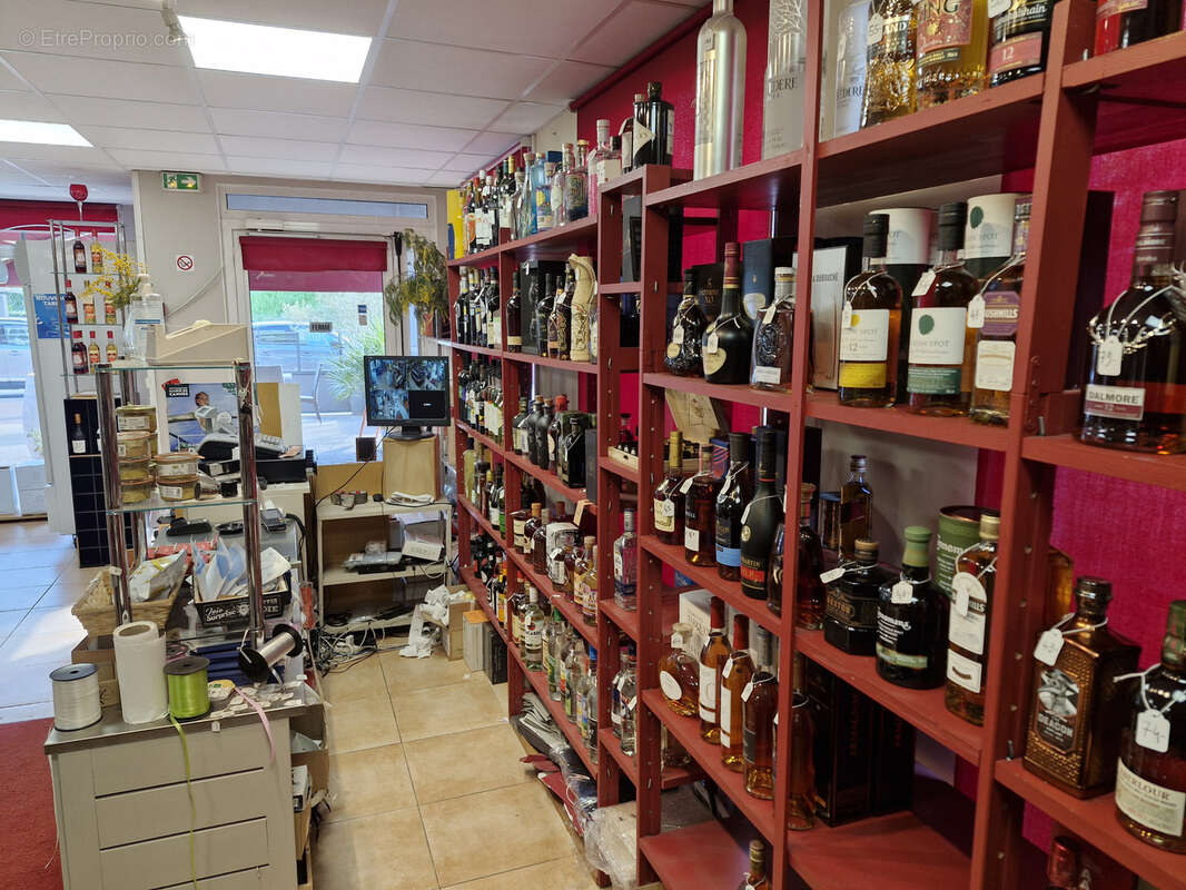 Commerce à MANDELIEU-LA-NAPOULE