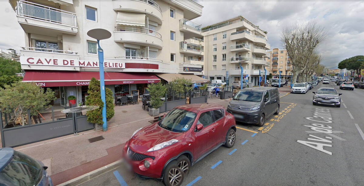 Commerce à MANDELIEU-LA-NAPOULE