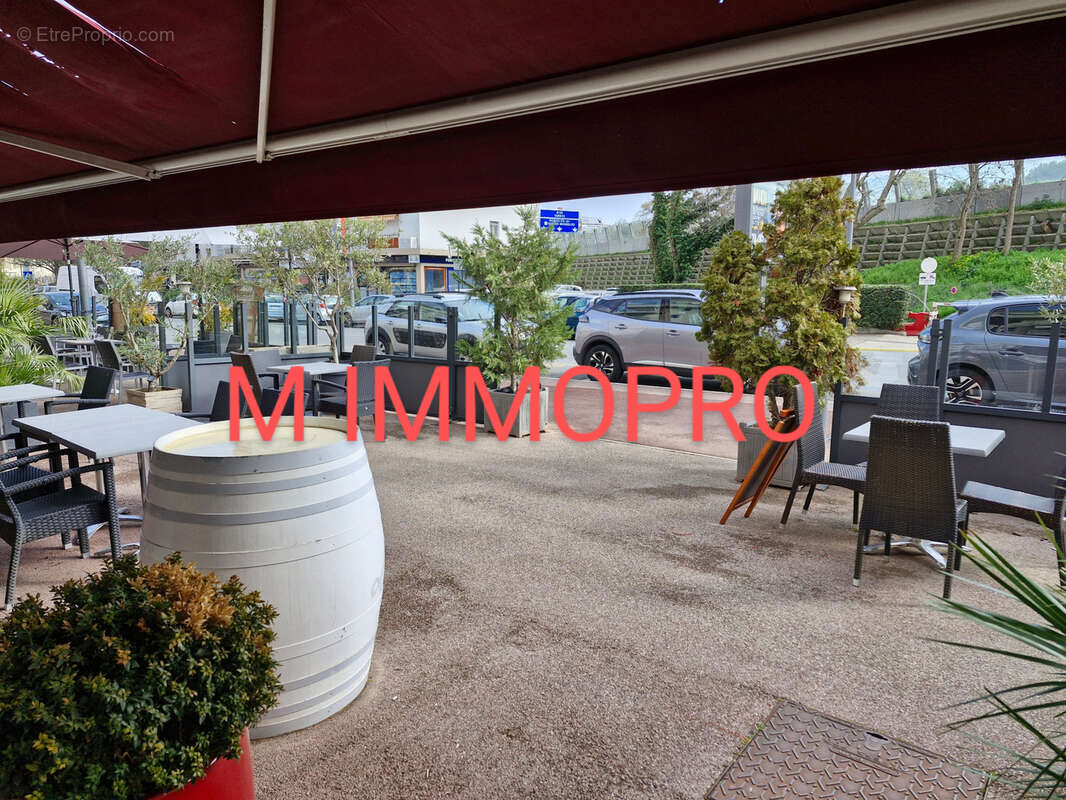 Commerce à MANDELIEU-LA-NAPOULE