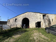 Parking à NAUJAN-ET-POSTIAC