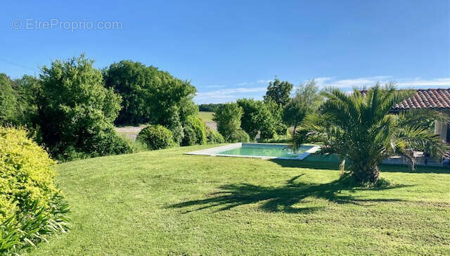 Maison à SALLES-DE-BARBEZIEUX