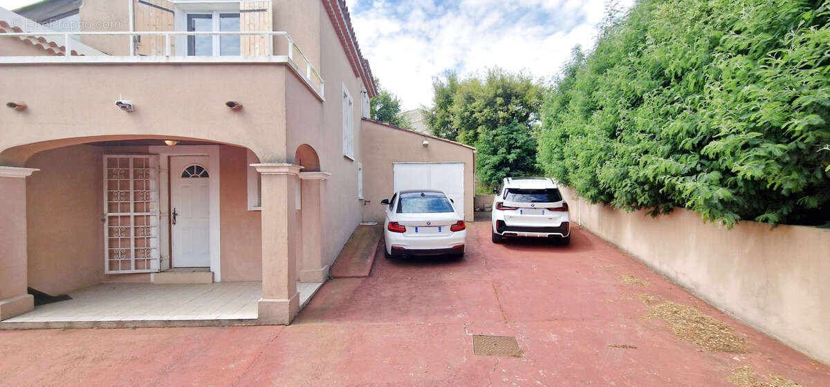 Maison à LES ISSAMBRES