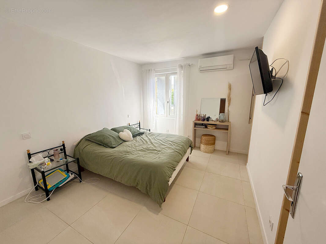 Maison à SAINTE-CECILE-LES-VIGNES