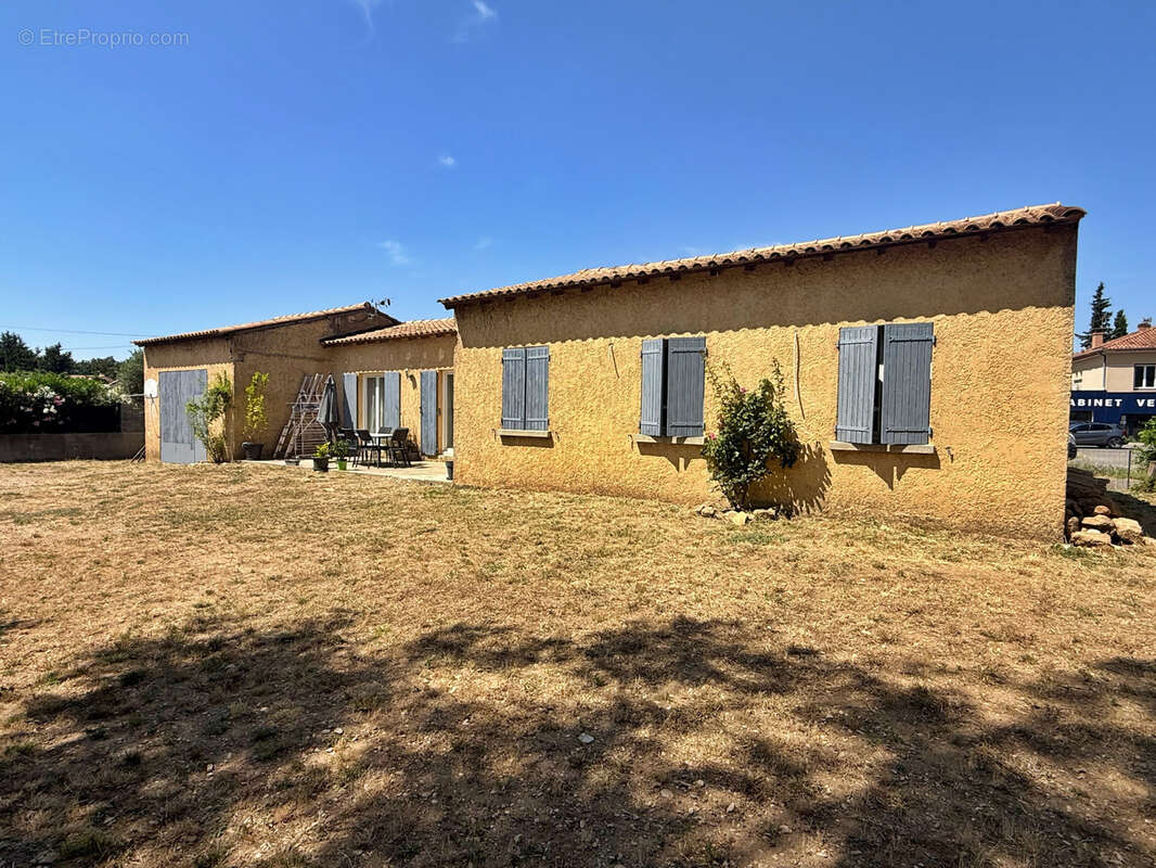 Maison à SAINTE-CECILE-LES-VIGNES