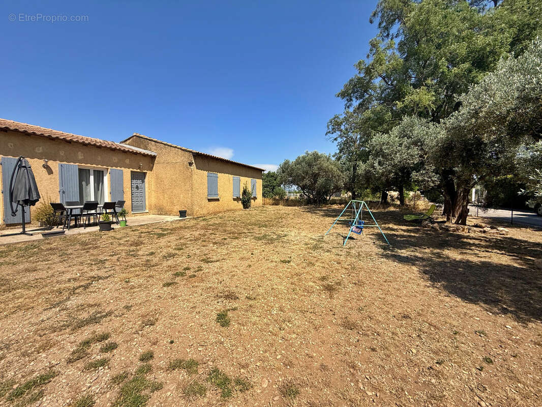 Maison à SAINTE-CECILE-LES-VIGNES