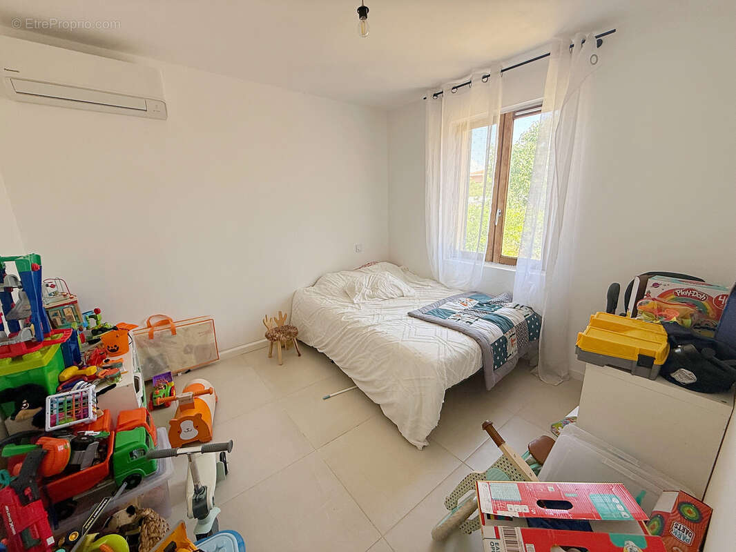 Maison à SAINTE-CECILE-LES-VIGNES