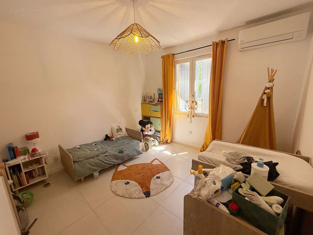 Maison à SAINTE-CECILE-LES-VIGNES