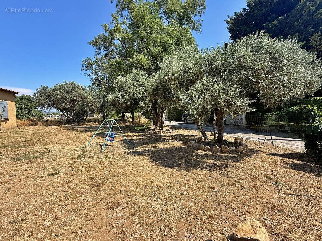 Maison à SAINTE-CECILE-LES-VIGNES