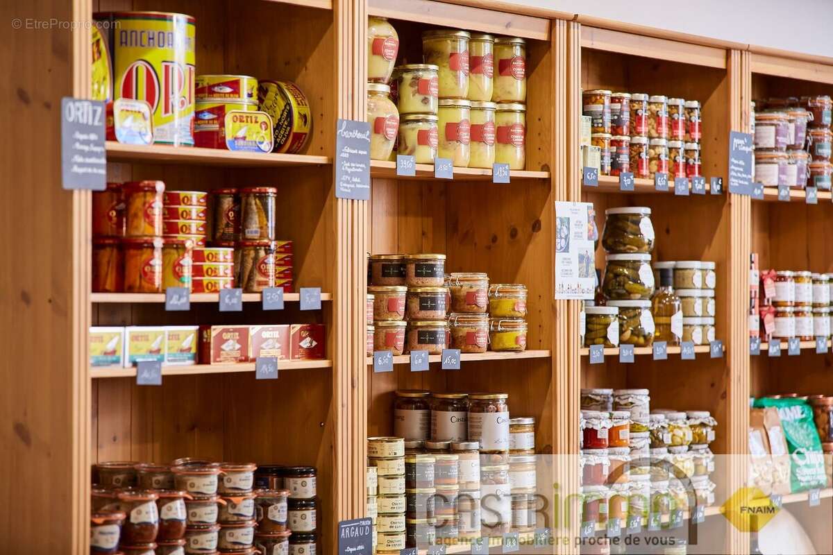 Commerce à CASTRIES