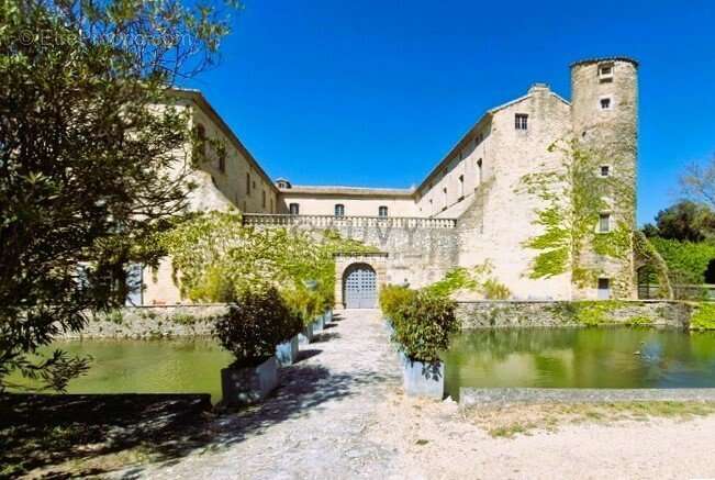 Appartement à LAUDUN-L&#039;ARDOISE