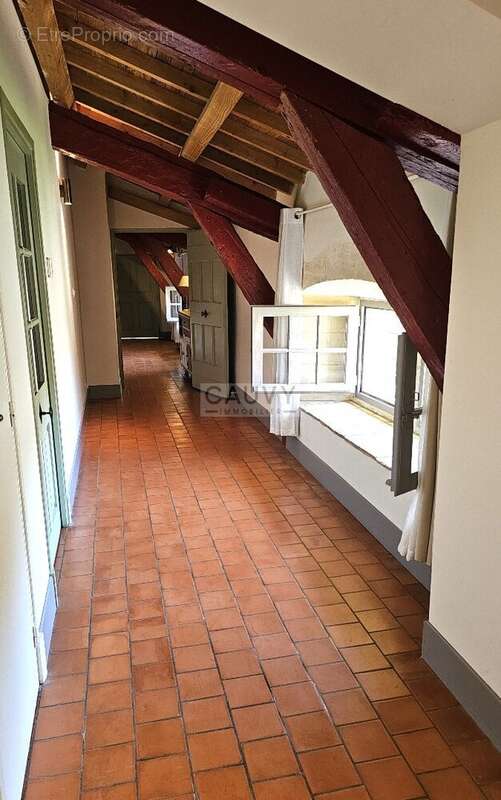 Appartement à LAUDUN-L&#039;ARDOISE