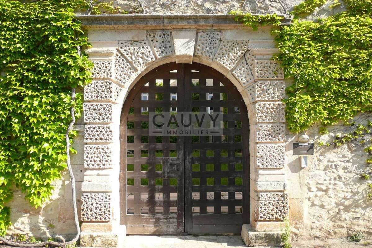 Appartement à LAUDUN-L&#039;ARDOISE