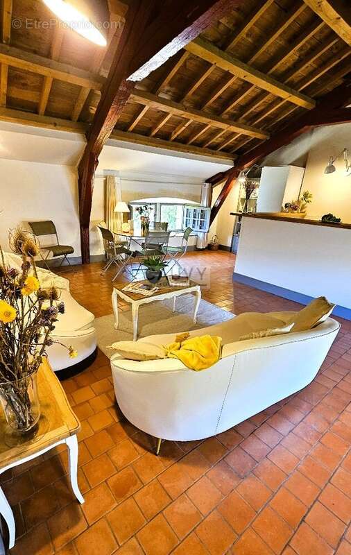 Appartement à LAUDUN-L&#039;ARDOISE