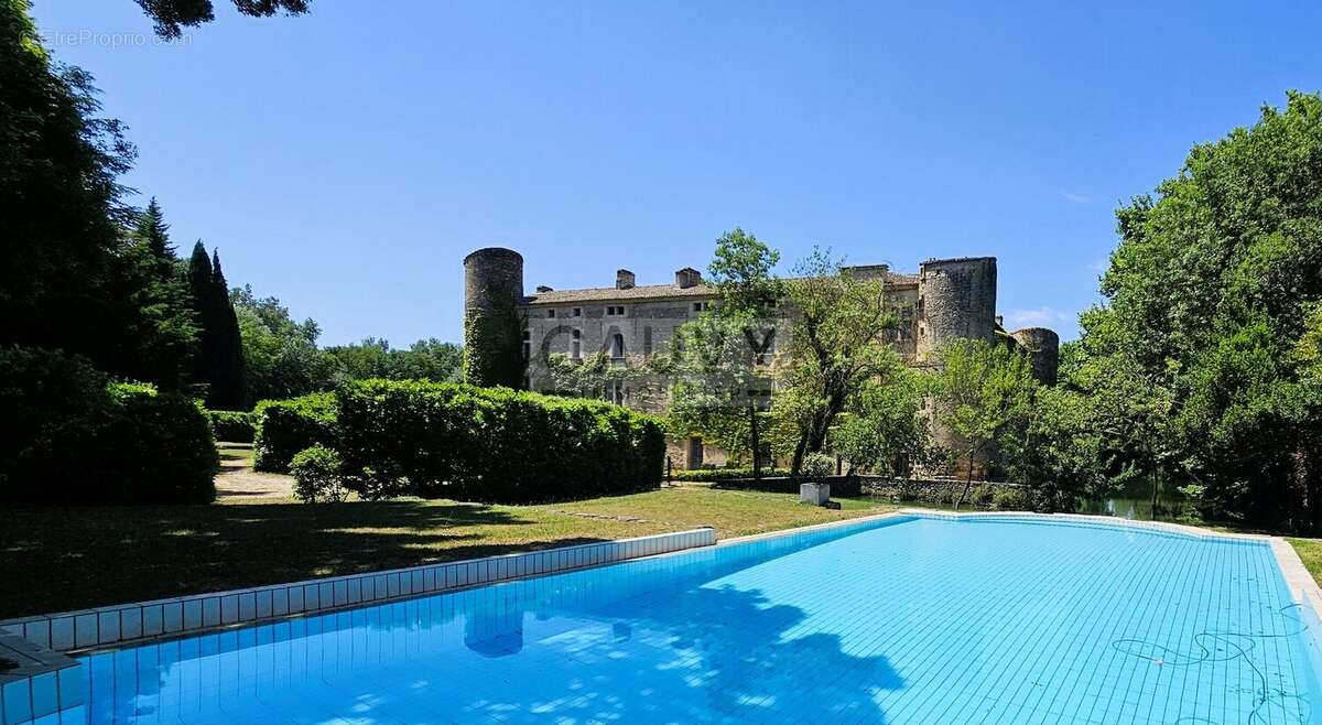 Appartement à LAUDUN-L&#039;ARDOISE