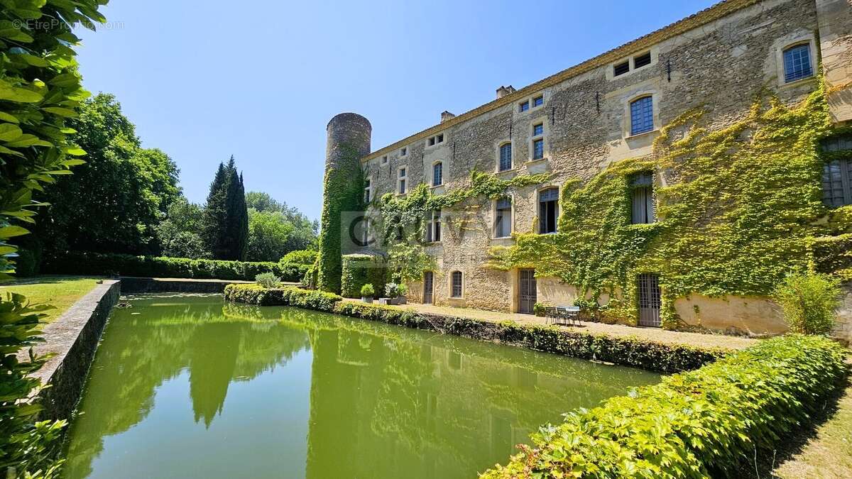 Appartement à LAUDUN-L&#039;ARDOISE
