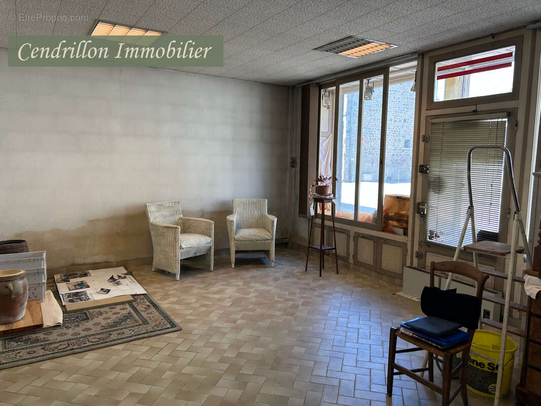 Maison à SAUVIAT-SUR-VIGE