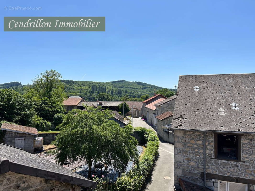 Maison à SAUVIAT-SUR-VIGE