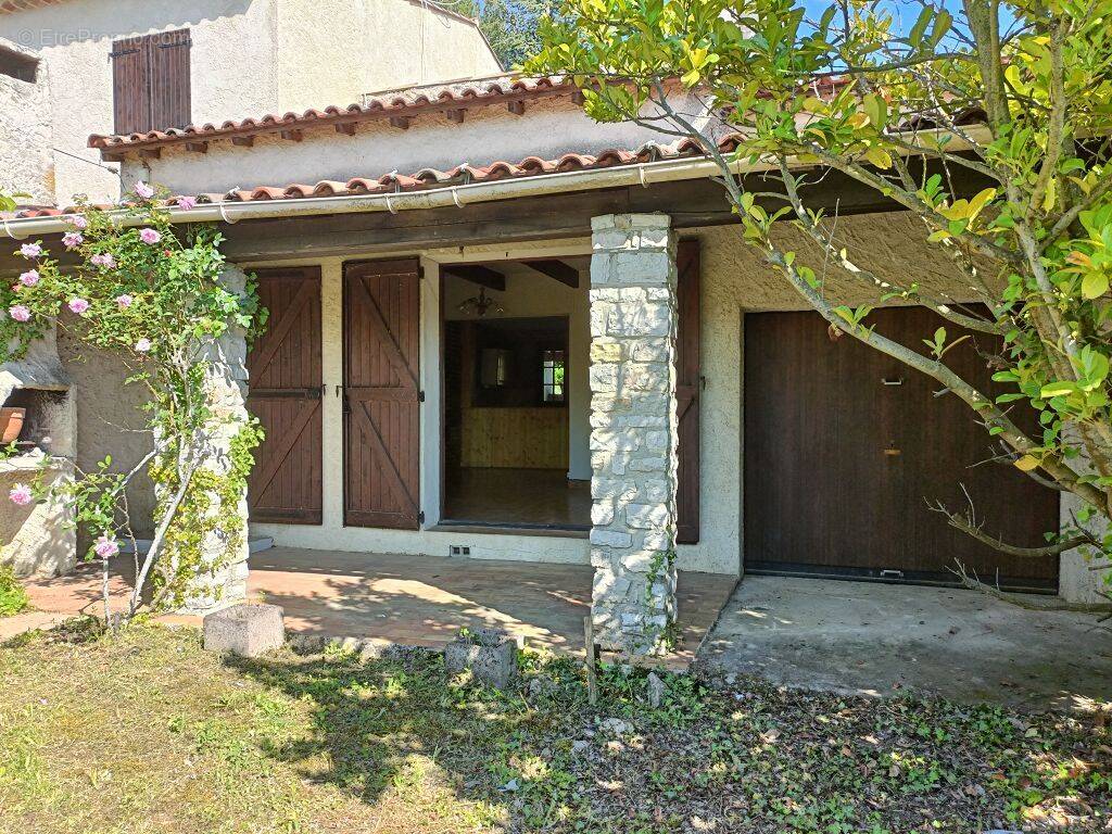 Maison à ARTIGNOSC-SUR-VERDON