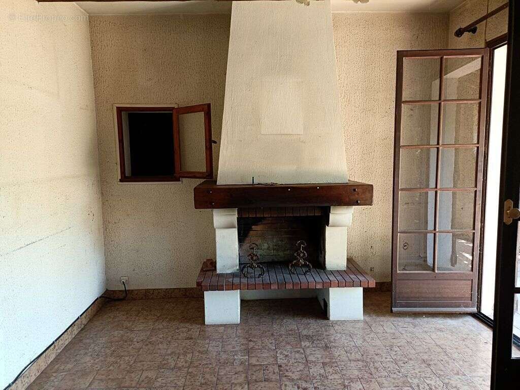 Maison à ARTIGNOSC-SUR-VERDON