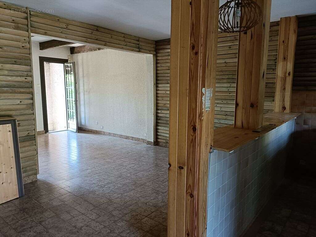 Maison à ARTIGNOSC-SUR-VERDON