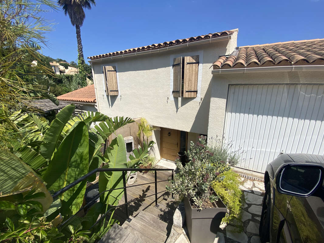 Maison à LA LONDE-LES-MAURES