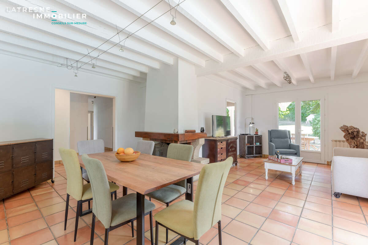 Maison à CAMBLANES-ET-MEYNAC