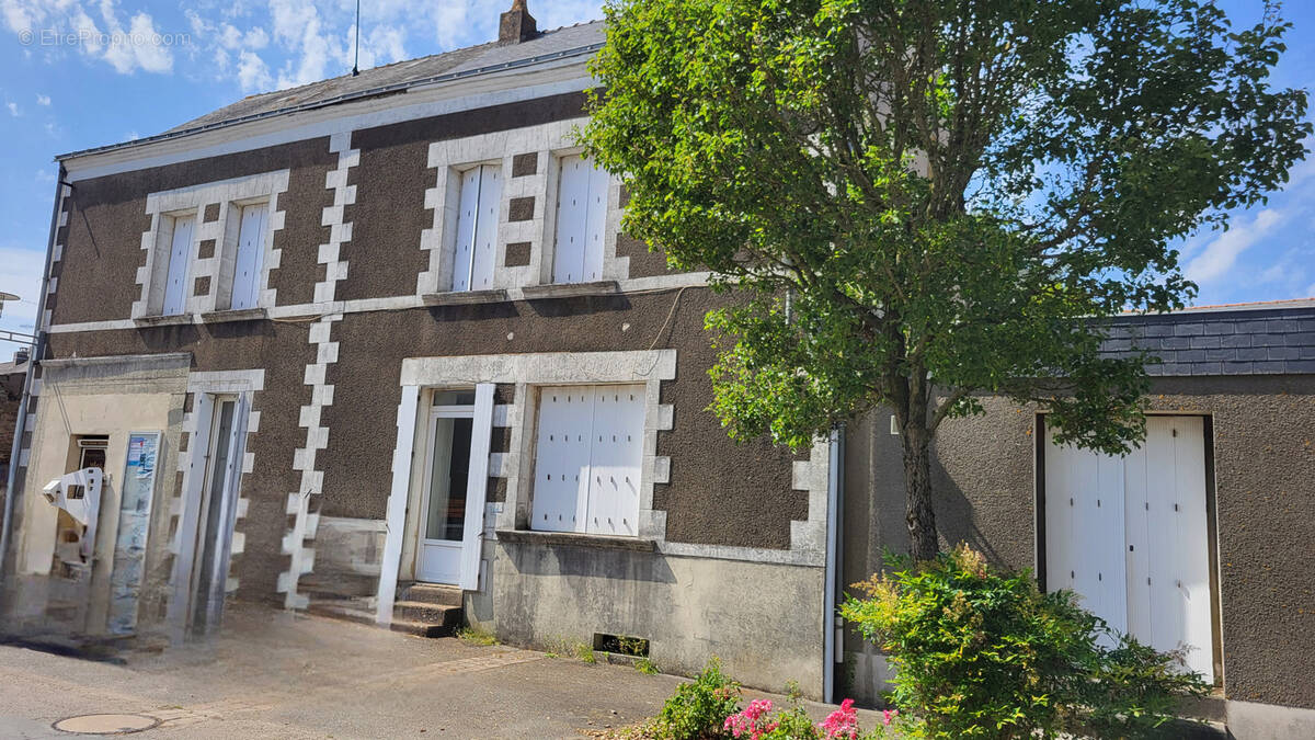 Maison à SAINT-SULPICE-DES-LANDES