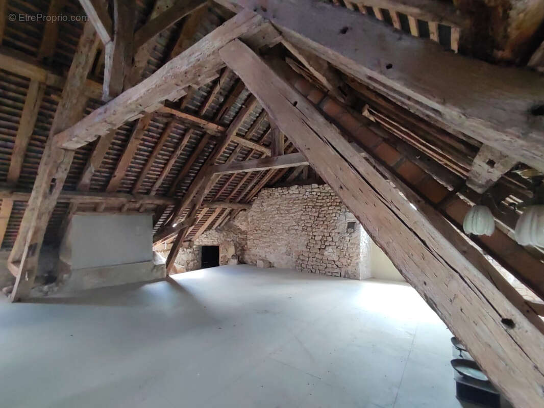 Maison à AUNAY-SOUS-AUNEAU