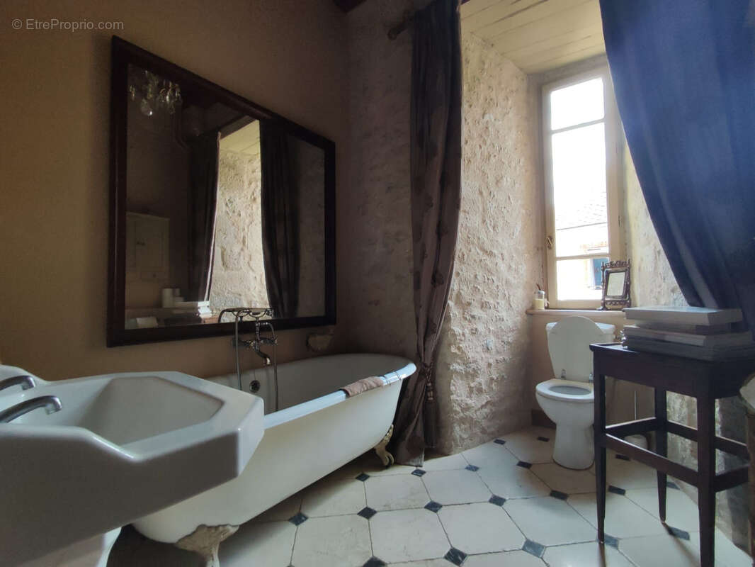 Maison à AUNAY-SOUS-AUNEAU