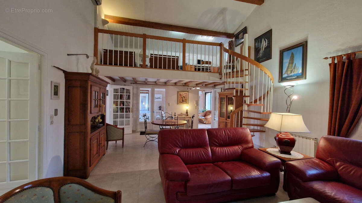 Maison à FORCALQUEIRET